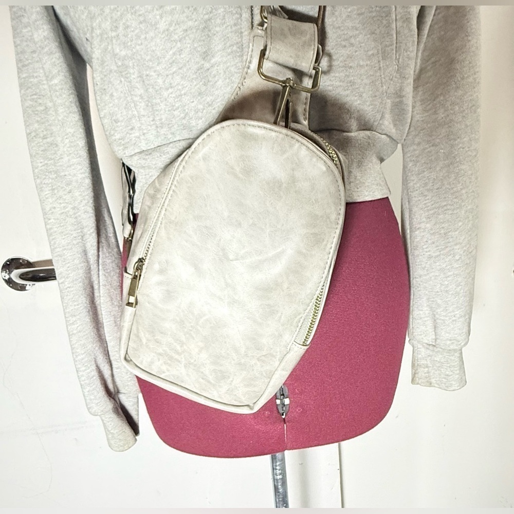 Gray Crossbody Bag with Patterned Strap - Picture 3 of 8